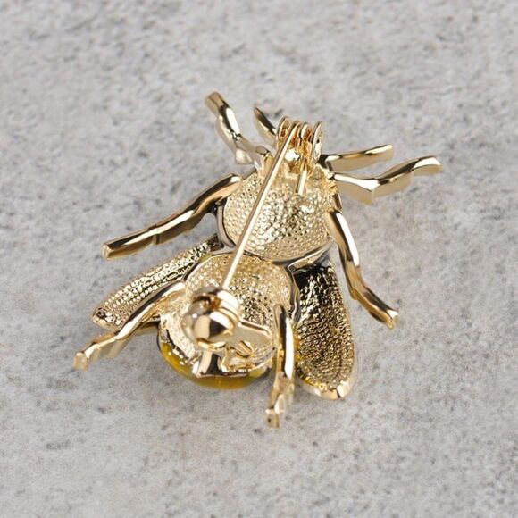 VQ Bee Fly Brooch - Picture 6 of 7